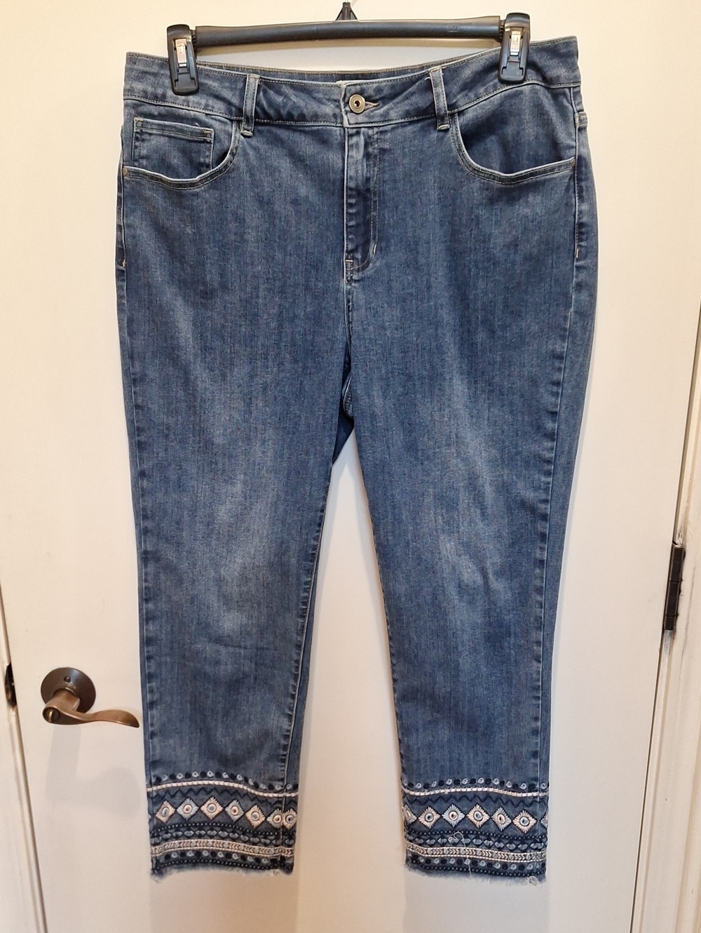 CHARLIE B Cropped Embroidered Hem Indigo Jeans